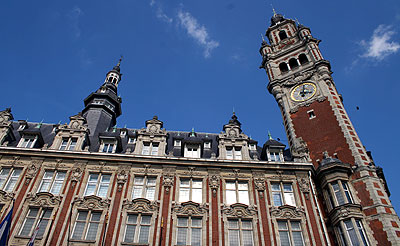 Façade de la Chambre de commerce et d'Industrie avec son beffroi 